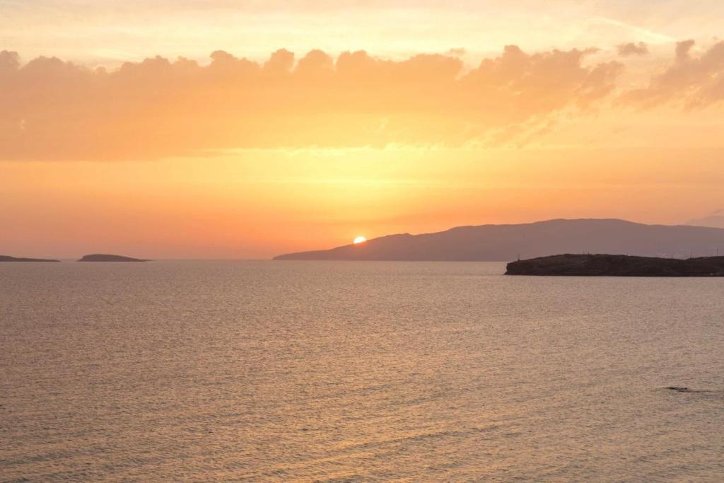 Aneroussa Beach Hotel バトシ エクステリア 写真