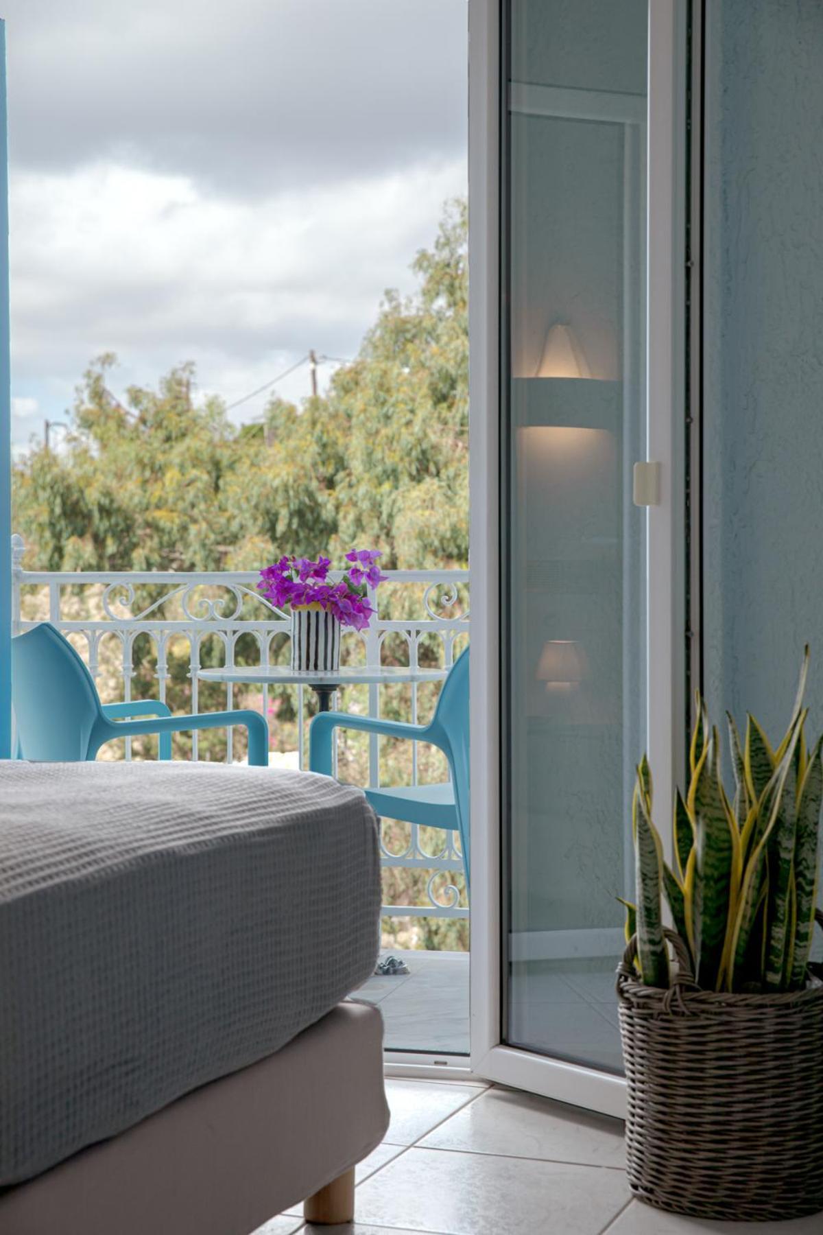 Aneroussa Beach Hotel バトシ エクステリア 写真