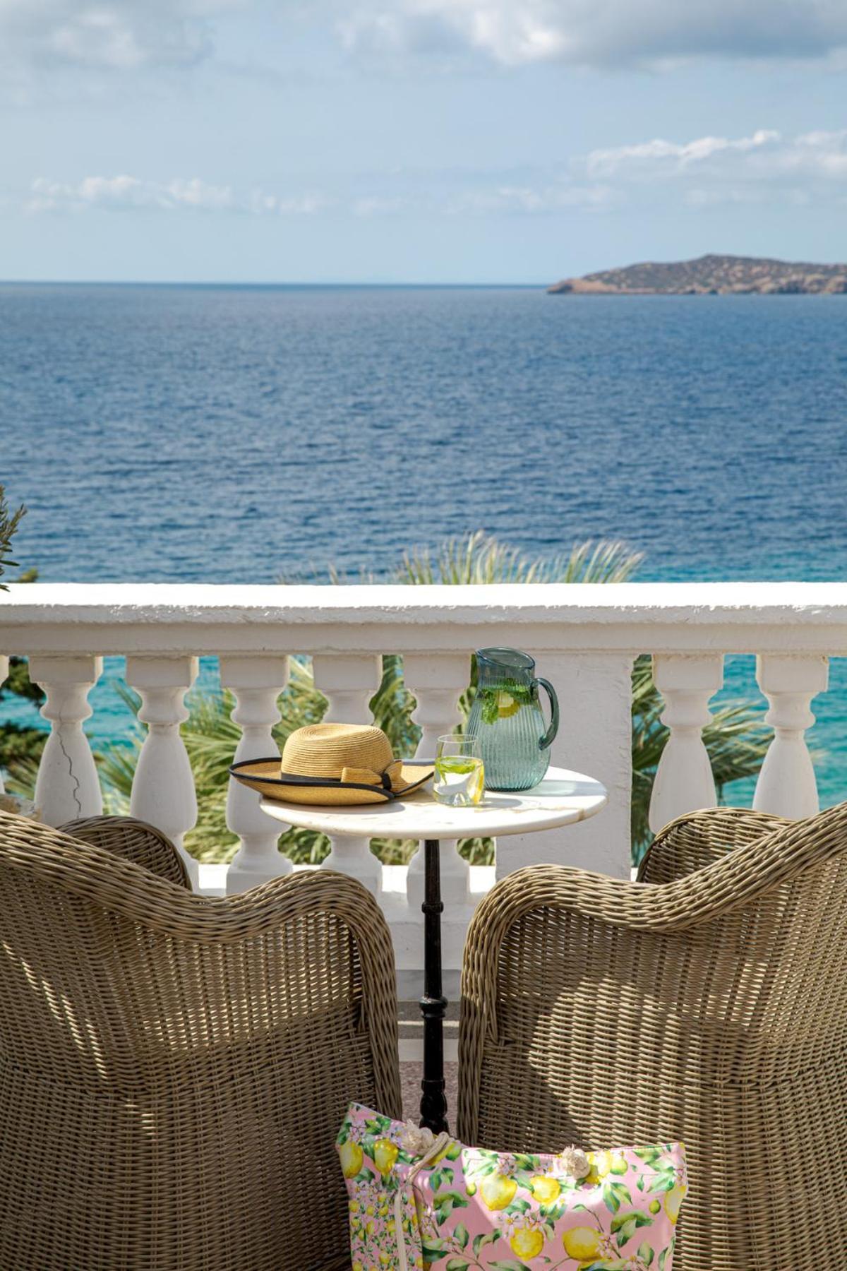 Aneroussa Beach Hotel バトシ エクステリア 写真
