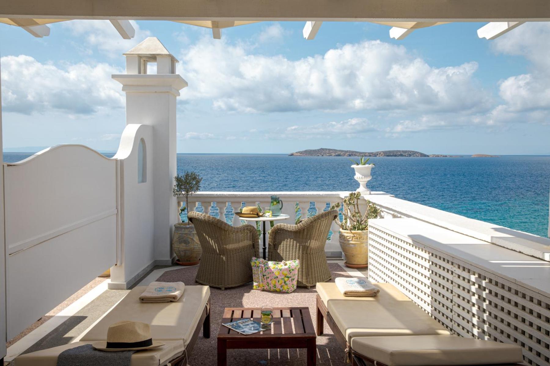 Aneroussa Beach Hotel バトシ エクステリア 写真