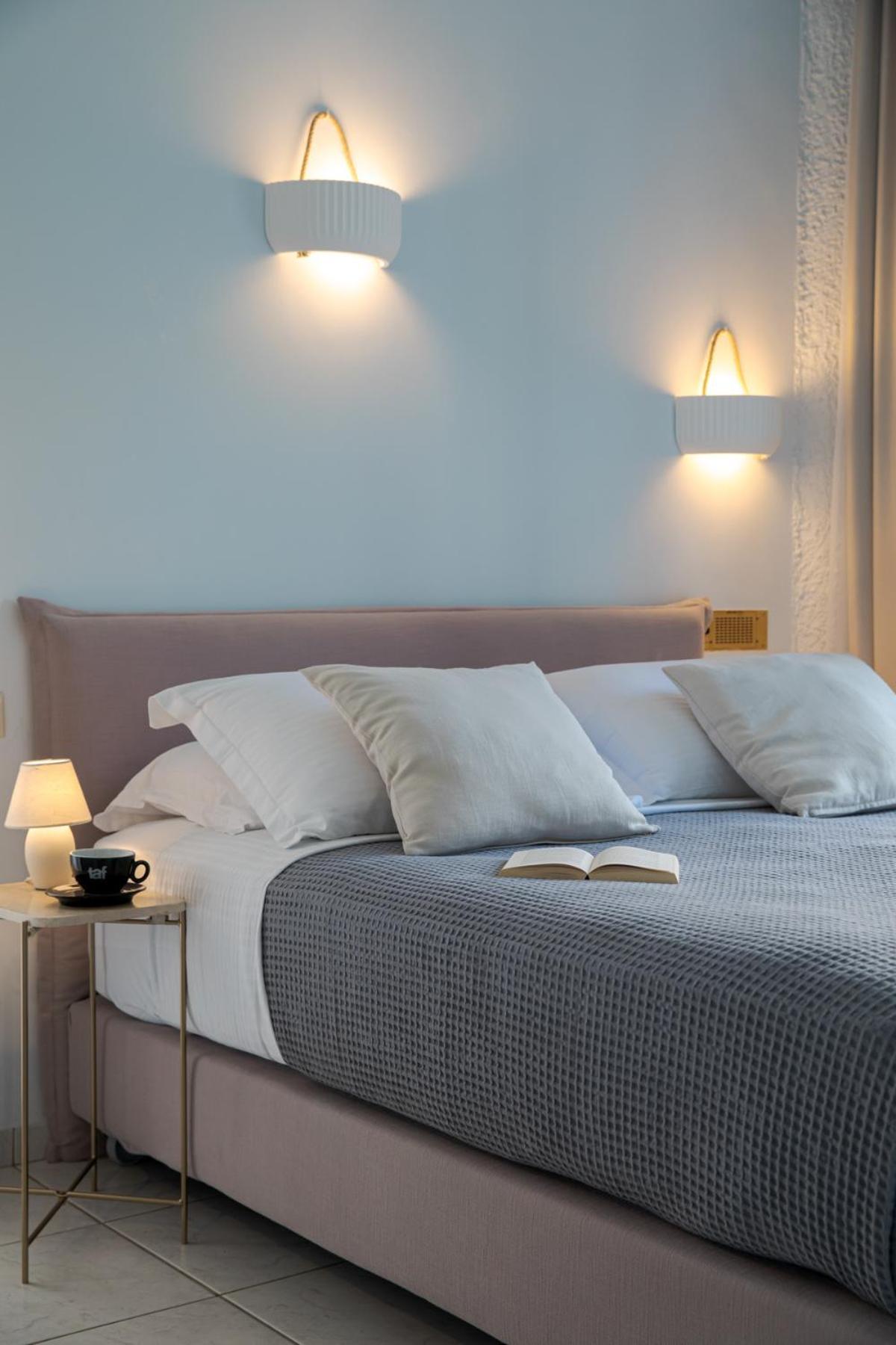 Aneroussa Beach Hotel バトシ エクステリア 写真