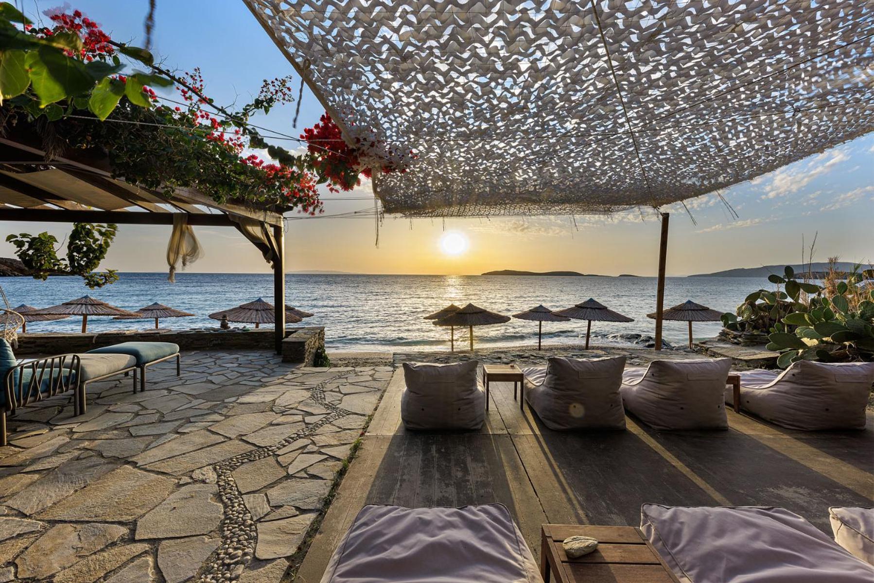 Aneroussa Beach Hotel バトシ エクステリア 写真