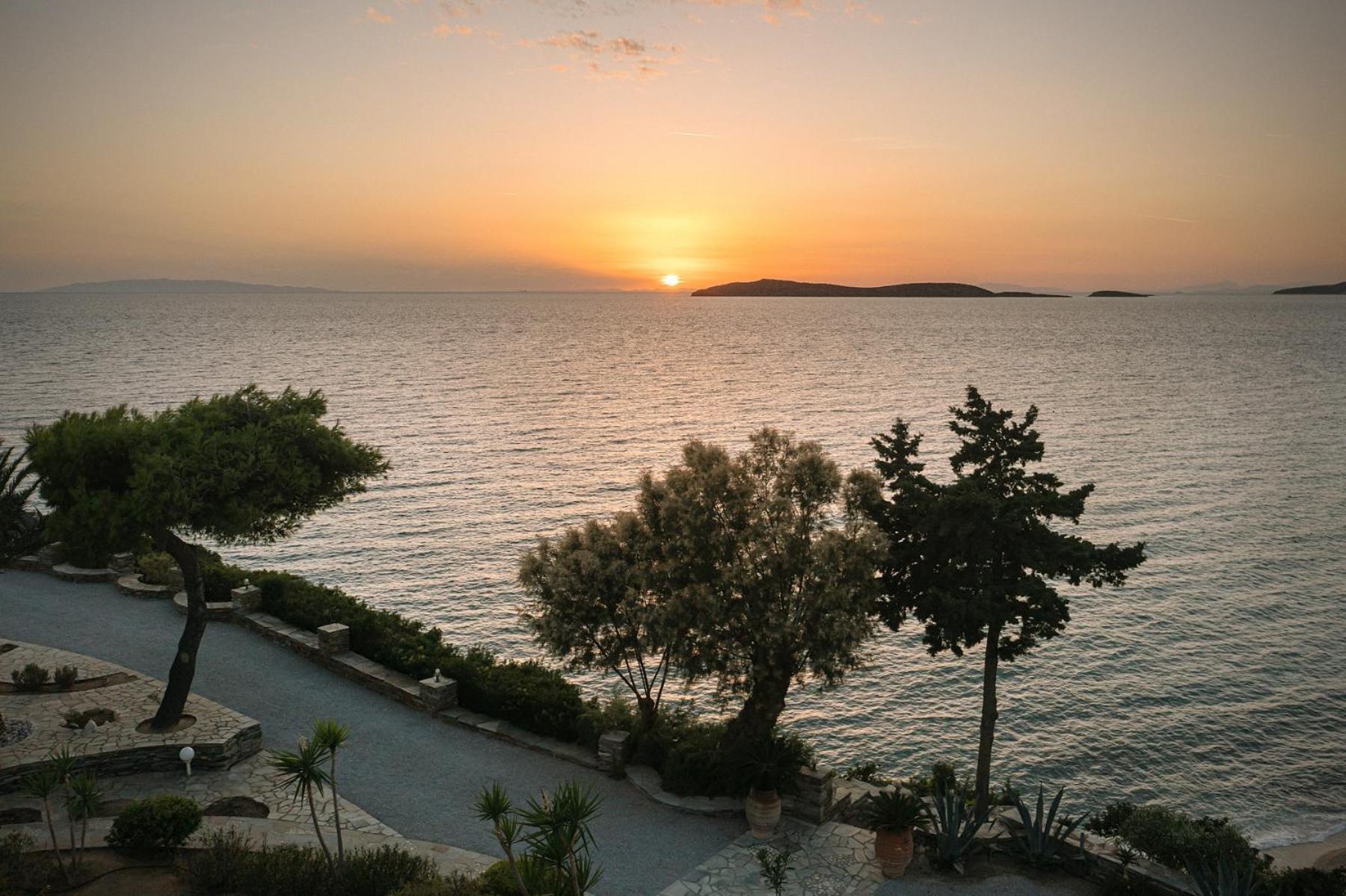 Aneroussa Beach Hotel バトシ エクステリア 写真
