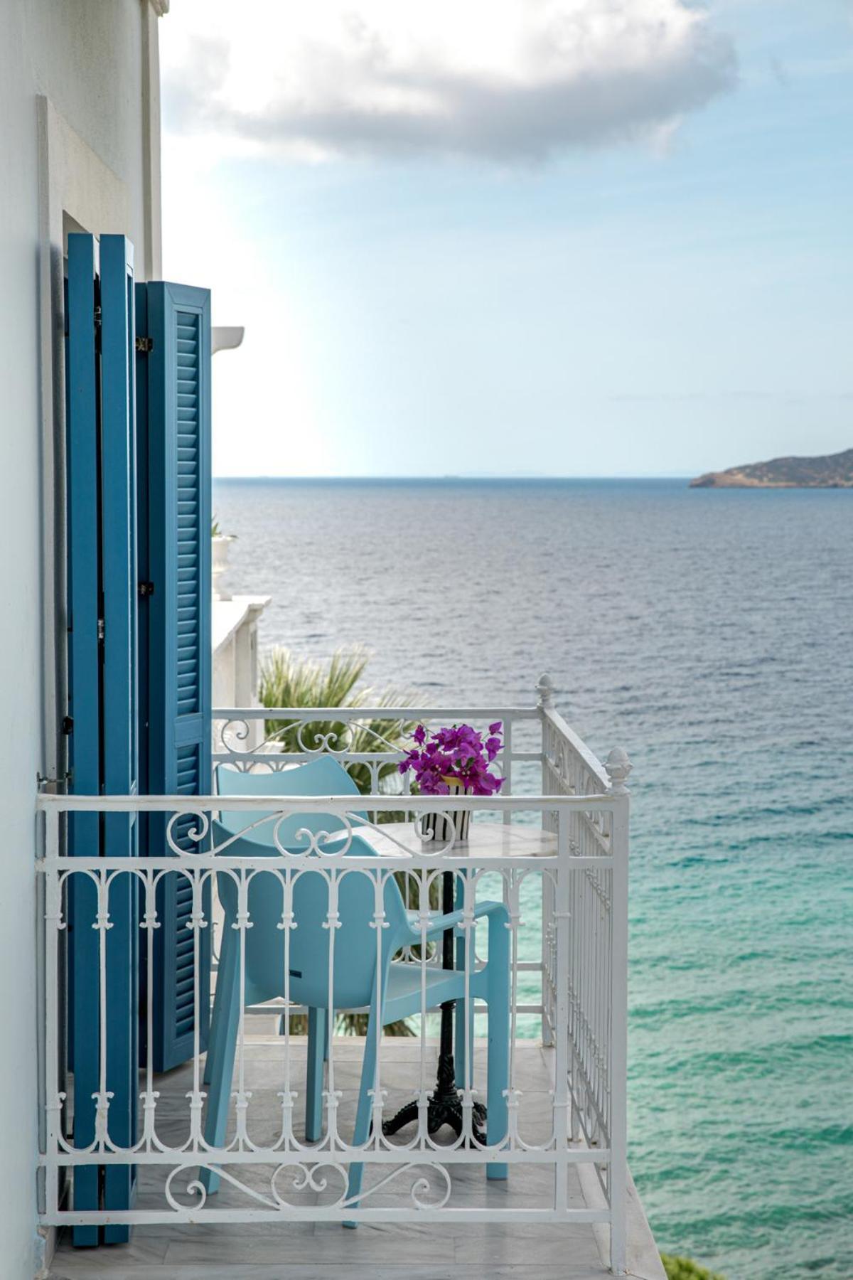 Aneroussa Beach Hotel バトシ エクステリア 写真