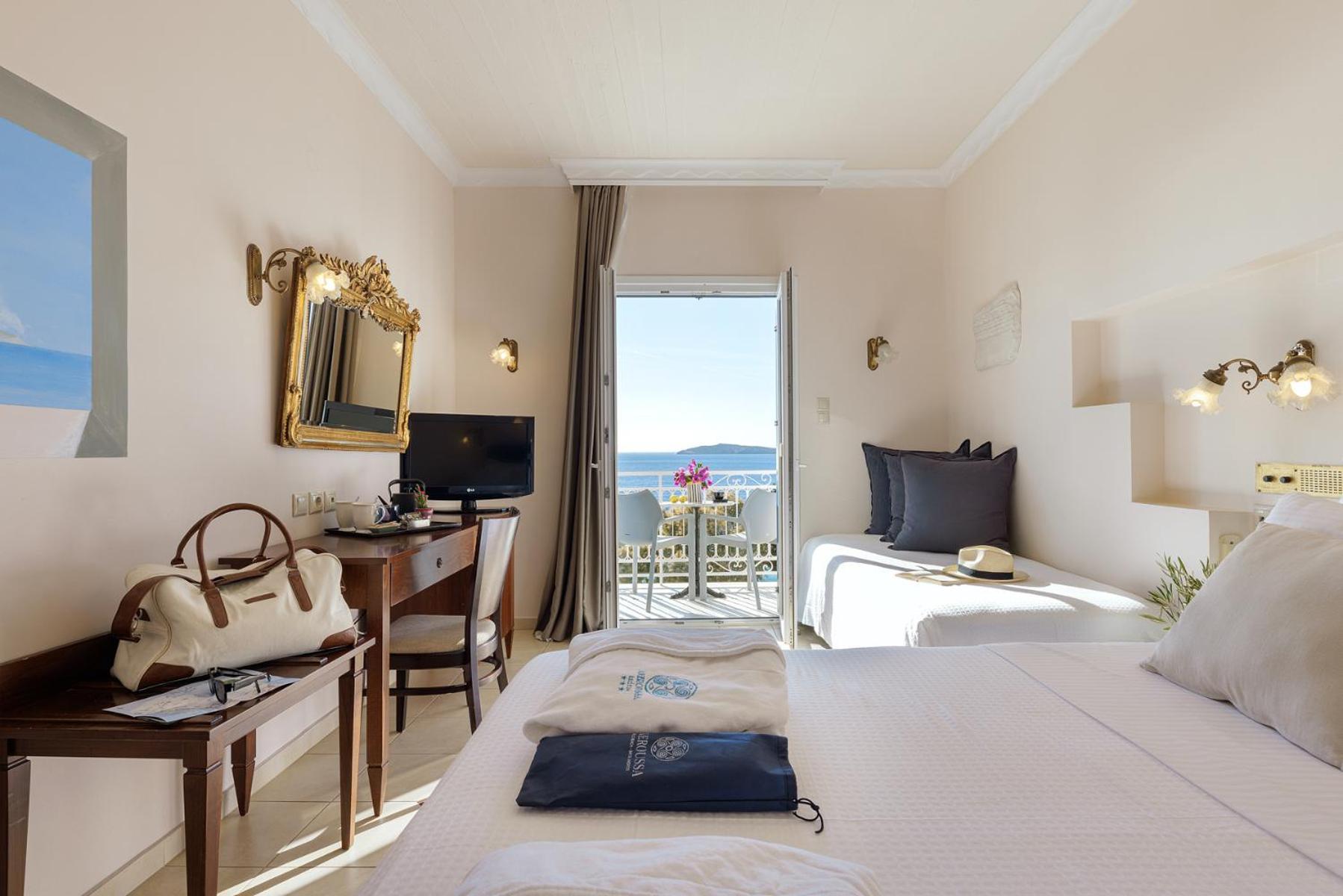 Aneroussa Beach Hotel バトシ エクステリア 写真