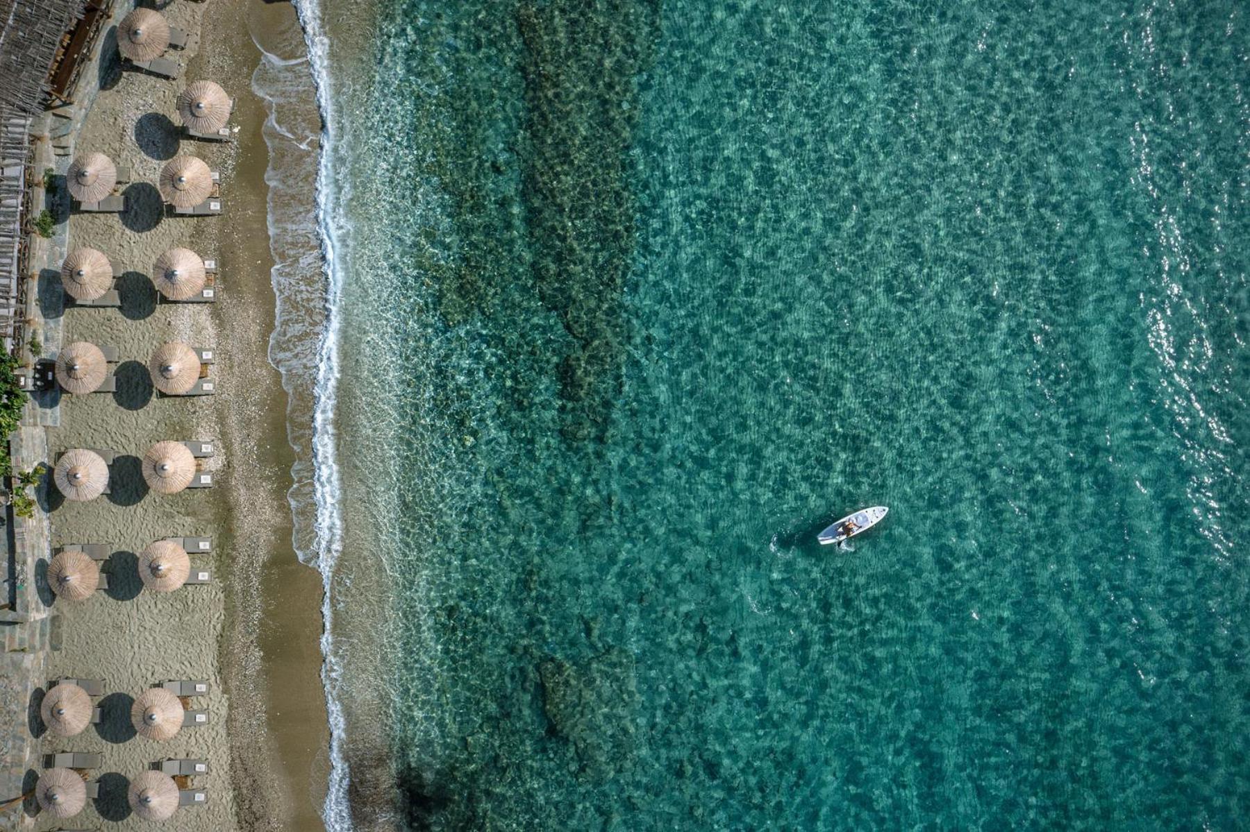 Aneroussa Beach Hotel バトシ エクステリア 写真